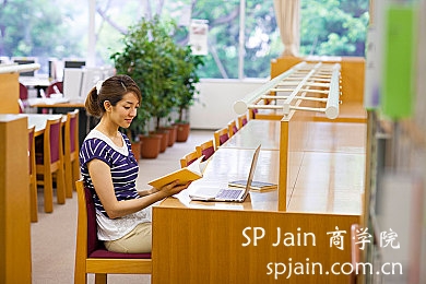 SP Jain 全球管理学院：金融技术的重点项目亮点